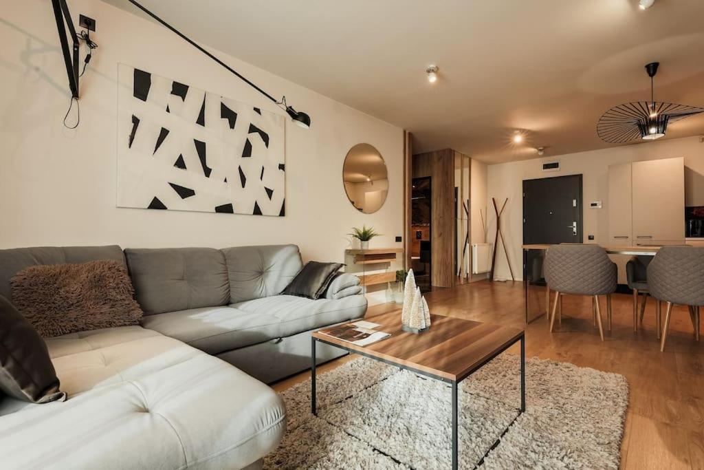 Nest Inn Magic Apartment クルージュ＝ナポカ エクステリア 写真